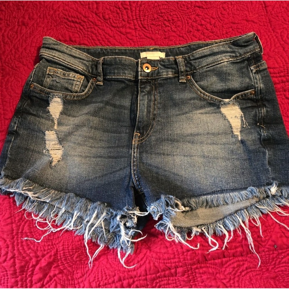 H&M Distressed Cut Offs Booty Shorts Y2k Size 8 Hi Rise 2 Inch Inseam Festival